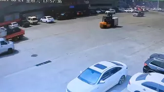 Unsuspecting Woman Crushed By Forklift