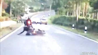 Overtaking Driver Causes Crazy Motorcycle Accident
