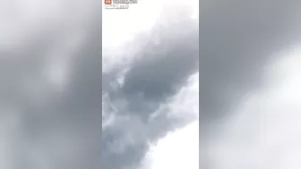 Saudi Prowler Takes Down Photographer