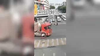 Motorcyclist Miraculously Survives Being Hit In The Head By A Semi-trailer Truck