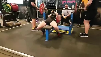 Something Goes Wrong With Female Weightlifters Wrist