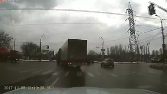 Truck Coming Out of Nowhere Ends In Brutal Head-On Collision