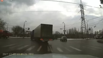 Truck Coming Out of Nowhere Ends In Brutal Head-On Collision