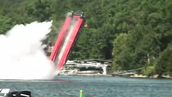 A Fierce Speedboat Accident You Must Watch