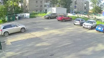 Bicyclist Loses Control