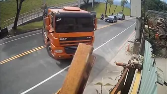 Bicyclist Survives After Crashing Into Semi-trailer, Gets Head Stuck