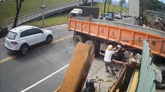 Bicyclist Survives After Crashing Into Semi-trailer, Gets Head Stuck