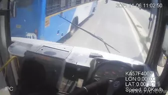 Bus Driver Dies At The Wheel, Conductor Rescues Passengers