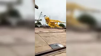 Crane Collapses During Testing