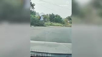 Inattentive Cyclist Gets Caught In Oncoming Traffic
