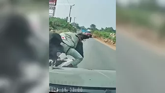 Inattentive Cyclist Gets Caught In Oncoming Traffic