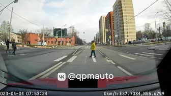 The Driver Ignored The Red Light And Caused An Accident