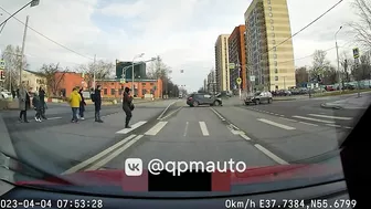 The Driver Ignored The Red Light And Caused An Accident