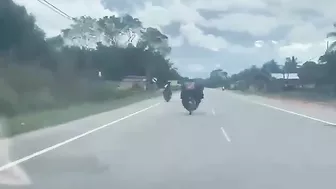 FatBoyScoop Fell Off His Motorcycle