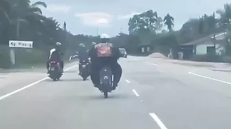 FatBoyScoop Fell Off His Motorcycle