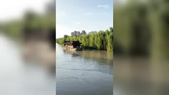 Houseboat Destroyed After Hitting Bridge