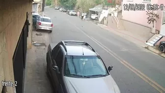 Idiot In The Car
