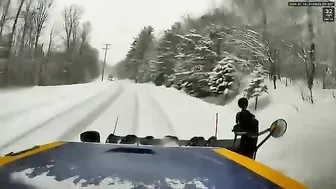 Idiot Trying To Overtake A Semi Truck On A Snowy Road