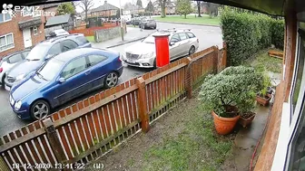 Impatient Driver Breaks Through Gap Between Two Cars In Leicester