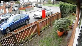 Impatient Driver Breaks Through Gap Between Two Cars In Leicester