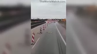 LEFT LANE CLOSED