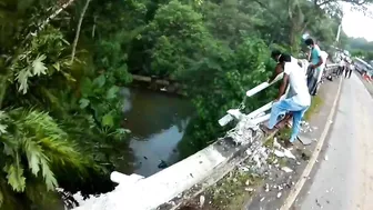 Man Miraculously Escapes After Car Crashes