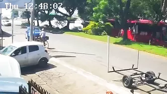 Mexican Cyclist Thrown Out Like Rag Doll