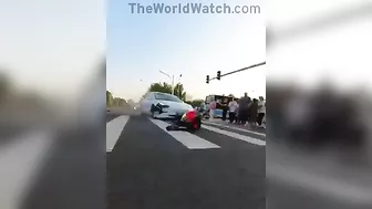 Inattentive Tesla Driver Ruins Cyclist's Day