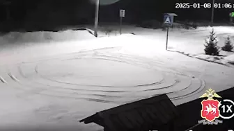 20-year-old Russian Girl Falls From Pillar And Dies