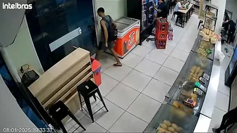 The Robbers Chose The Wrong Time And Place To Rob The Store