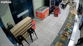 The Robbers Chose The Wrong Time And Place To Rob The Store