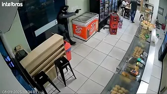 The Robbers Chose The Wrong Time And Place To Rob The Store
