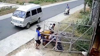 Bicyclist Dies After Crashing Into Parked Minivan