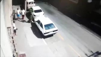 Car Thief Gets Immediate Retribution