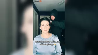 Chardonnay-drinking Liberal White Woman Shaves Her Head In Protest