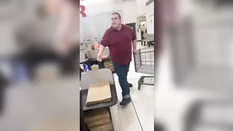 When The Fat Guy With Weird Eyes Gets Angry, This Guy Acts Calm