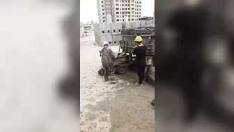 Electric Concrete Wheelbarrow