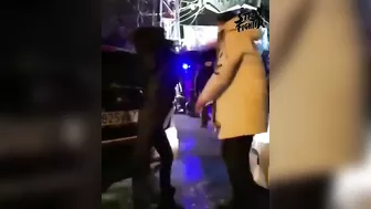 Right-handed Woman Vs. Big Man Who Is About To Be Humiliated