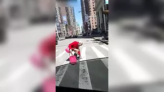 Funny Old People In New York