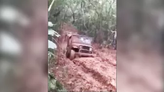 Very Bad Day: Tow Rope Broke While Trying To Pull Jeep