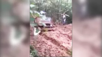 Very Bad Day: Tow Rope Broke While Trying To Pull Jeep