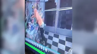 Thugs Who Robbed Gun Owner's Store Were Immediately Paralyzed
