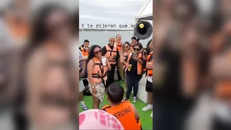 Man Proposes To Girlfriend In Front Of Boat While On Vacation