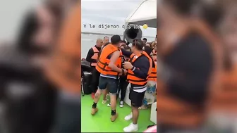 Man Proposes To Girlfriend In Front Of Boat While On Vacation