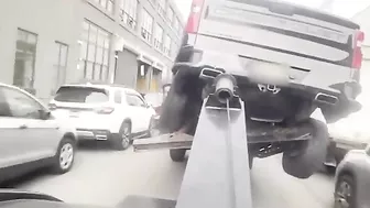 NYC Man Who Illegally Parked His Car Stole Trailer