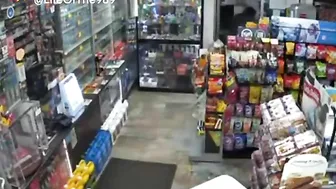 Man Survives Knife Attack With Cat-like Reflexes