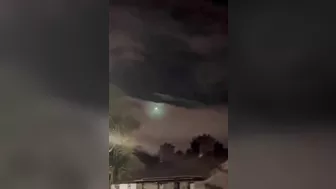 Meteor Lights Up Sky Over Türkiye