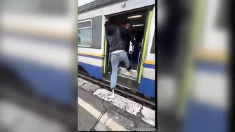 Migrants Throw Ticket Inspector Off Train