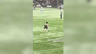 Naked Women Have Found A Great Way To Attract Tons Of Attention