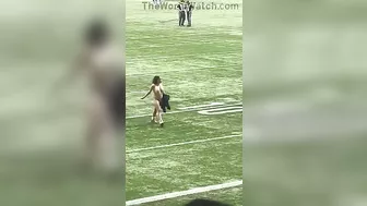 Naked Women Have Found A Great Way To Attract Tons Of Attention